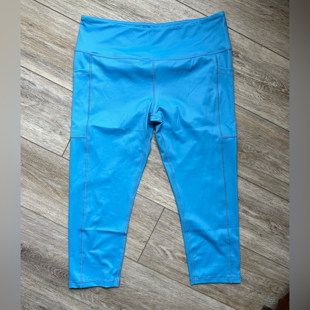 Blue Women's High-Waist Active Capri Pants